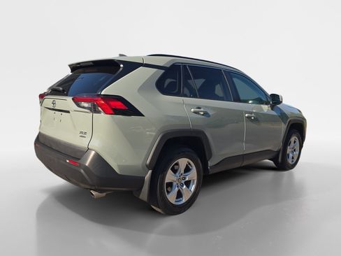 Used 2021 Toyota RAV4 XLE w/ Convenience Package AWD/4WD image 6