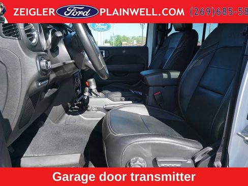 Used 2023 Jeep Wrangler Unlimited Sahara w/ Cold Weather Group AWD/4WD image 16