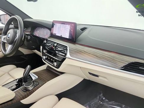 Used 2023 BMW 530i w/ M Sport Package RWD image 18