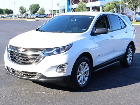 Used 2018 Chevrolet Equinox LS FWD image 23