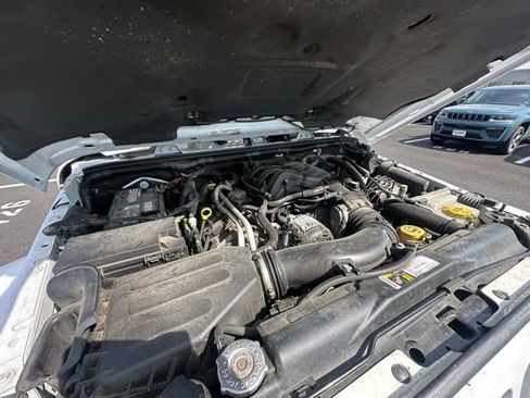 Used 2016 Jeep Wrangler Unlimited Sahara w/ Connectivity Group image 16