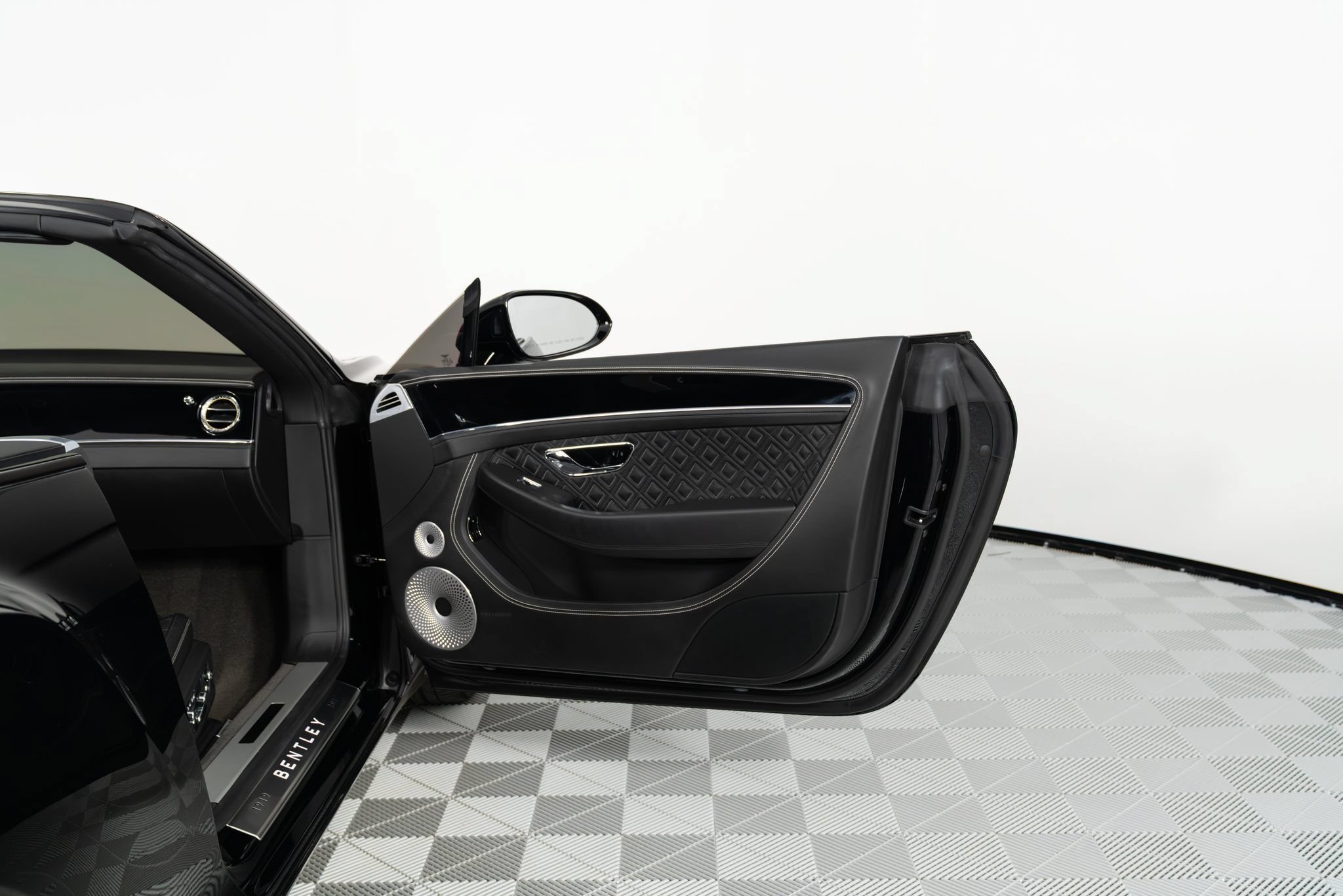 Used 2020 Bentley Continental GT V8 First Edition AWD/4WD image 10