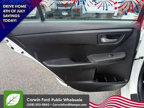 Used 2016 Toyota Camry SE FWD image 25