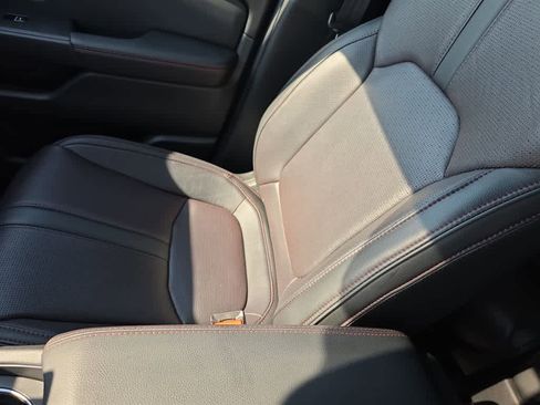 Certified 2025 Honda Pilot Black Edition image 21