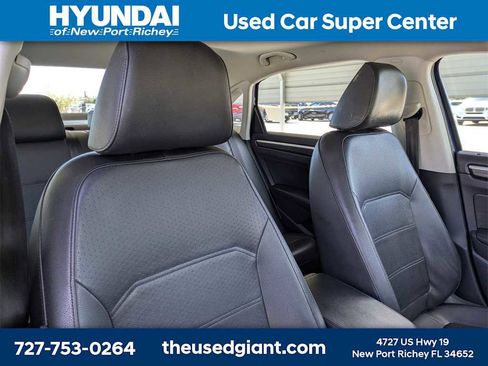 Used 2016 Volkswagen Passat 1.8T SE image 6