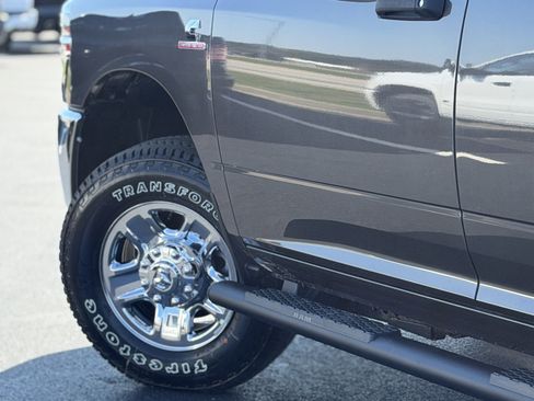 New 2026 RAM 2500 Tradesman AWD/4WD image 9