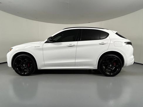 Used 2023 Alfa Romeo Stelvio Veloce AWD/4WD image 4