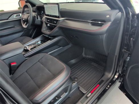 Used 2025 Ford Explorer ST image 14
