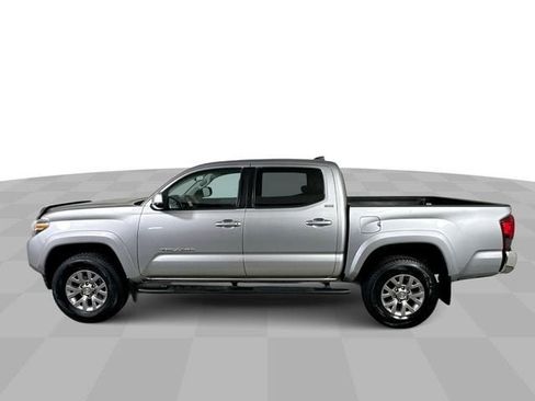 Used 2019 Toyota Tacoma SR5 RWD image 5