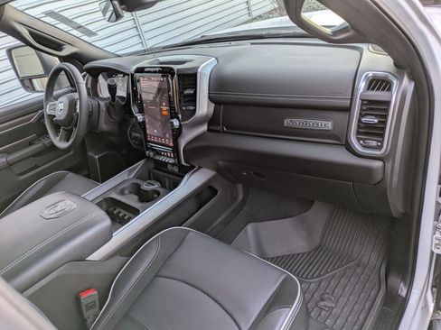 Used 2025 RAM 2500 Laramie image 31