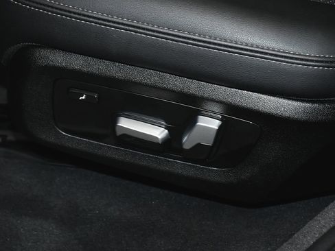 Used 2024 BMW X7 xDrive40i image 58