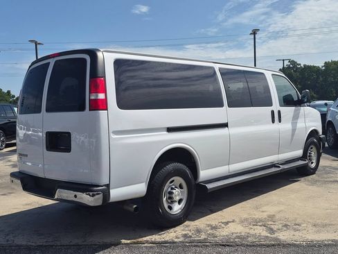 Used 2023 Chevrolet Express 3500 LT w/ LT Preferred Equipment Group RWD image 5