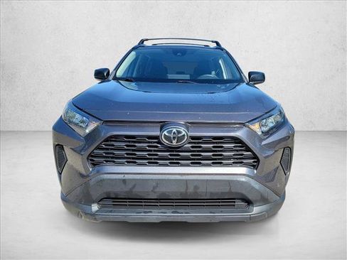 Used 2021 Toyota RAV4 LE image 2