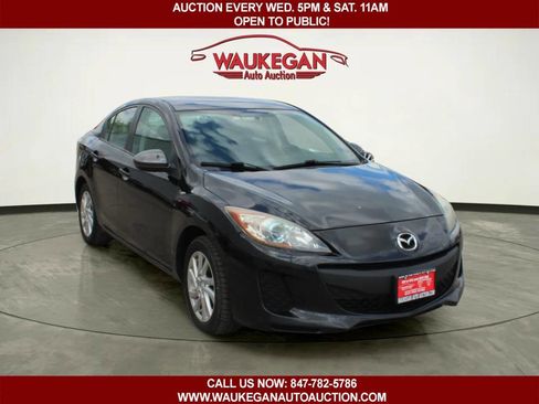 Used 2012 MAZDA MAZDA3 i Touring FWD image 3