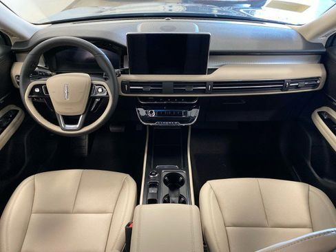 New 2025 Lincoln Corsair AWD w/ Equipment Group 101A image 17