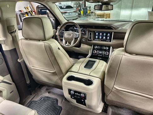 Used 2021 GMC Yukon XL Denali w/ Max Trailering Package AWD/4WD image 21