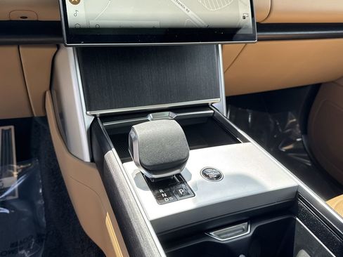 New 2025 Land Rover Range Rover SE AWD/4WD image 25