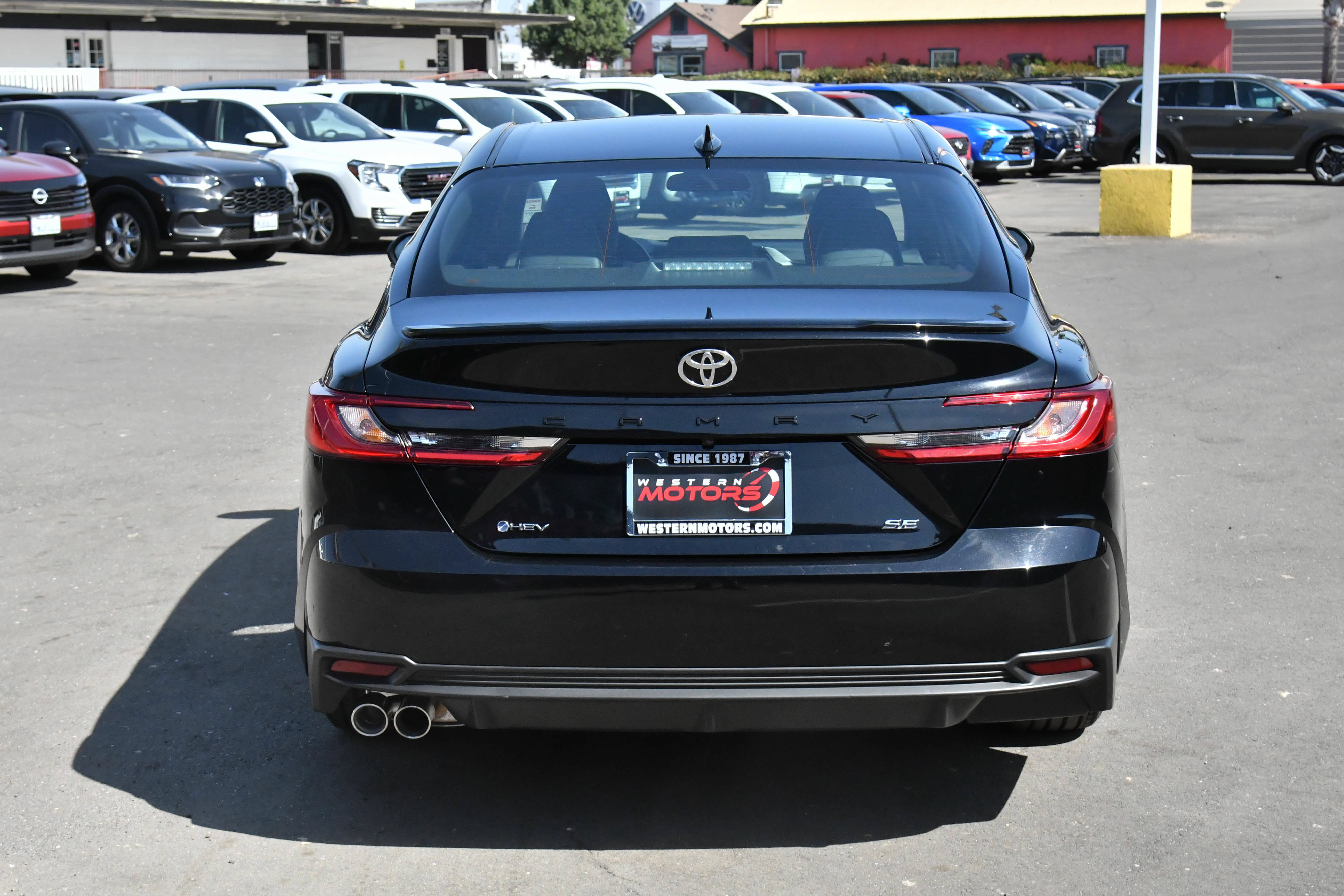 Used 2025 Toyota Camry SE FWD image 7
