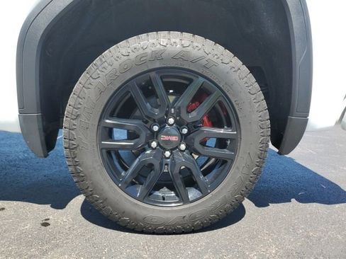 Used 2019 GMC Sierra 1500 Elevation w/ Elevation Value Package AWD/4WD image 9