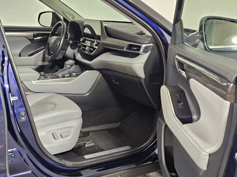 Used 2020 Toyota Highlander Limited AWD/4WD image 12