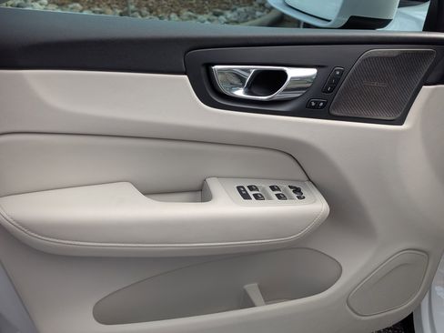 Used 2021 Volvo XC60 T6 Inscription w/ Protection Package Premier image 21