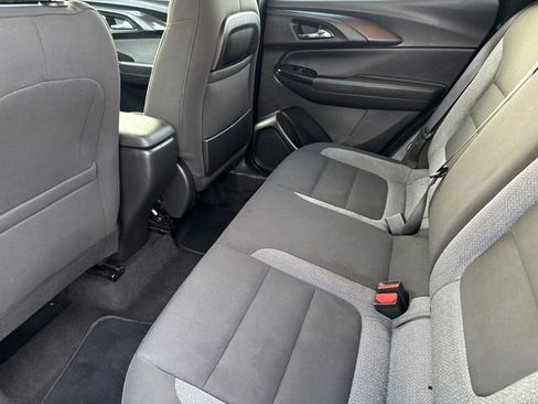 Used 2021 Chevrolet TrailBlazer LS FWD image 16