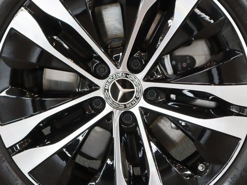 Used 2022 Mercedes-Benz C 300 Sedan image 5