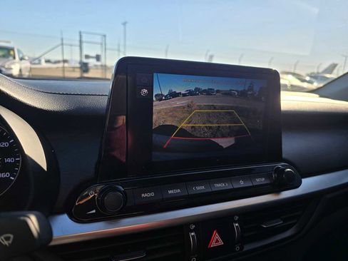 Used 2023 Kia Forte LXS w/ LXS Technology Package image 27