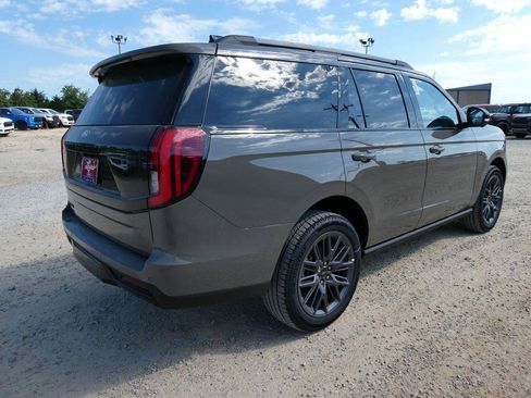 New 2027 Ford Expedition Platinum w/ Stealth Appearance Package AWD/4WD image 5