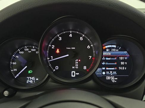 Certified 2026 Porsche Macan AWD/4WD image 15