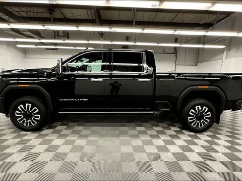 Used 2024 GMC Sierra 2500 Denali Ultimate w/ Max Trailering Package AWD/4WD image 14