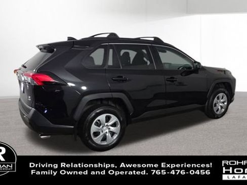 Used 2021 Toyota RAV4 LE AWD/4WD image 9