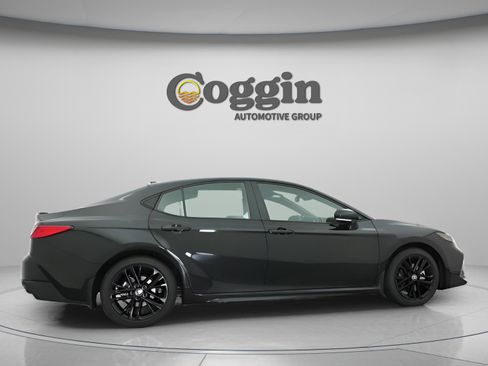 Used 2025 Toyota Camry SE image 26