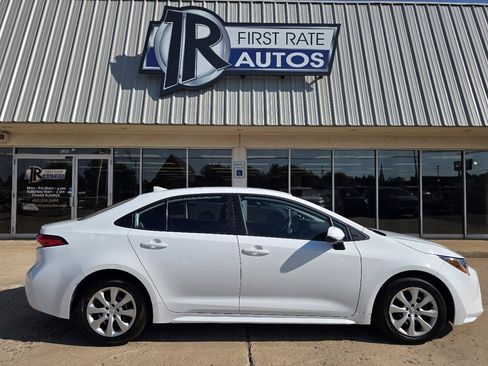 Used 2025 Toyota Corolla LE FWD image 9