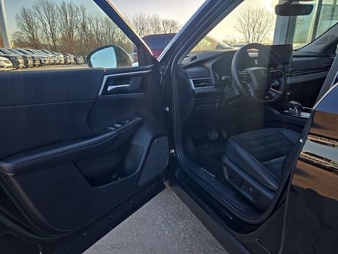 Used 2025 Mitsubishi Outlander SE image 30