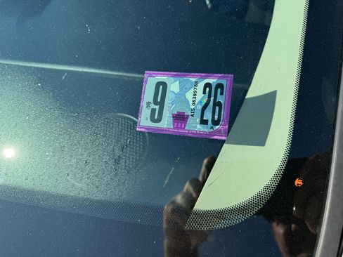 Used 2016 Dodge Grand Caravan SXT image 17