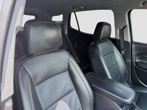 Used 2022 GMC Terrain SLT w/ Infotainment Package II FWD image 25