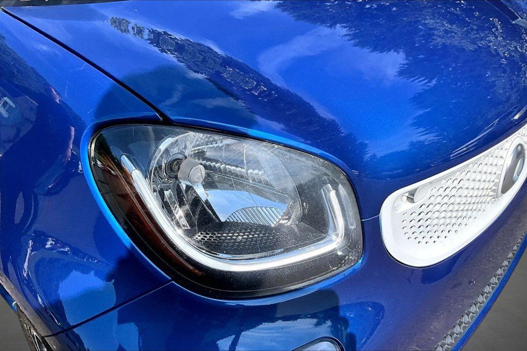 Used 2016 smart fortwo Prime RWD image 26
