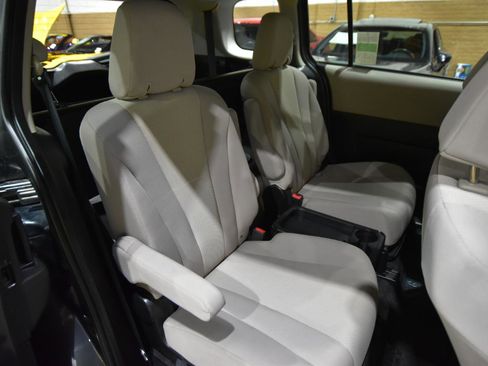 Used 2014 MAZDA MAZDA5 Touring image 36