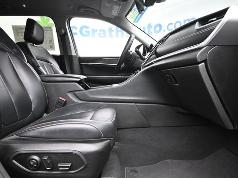 Used 2021 Jeep Grand Cherokee L Limited AWD/4WD image 9