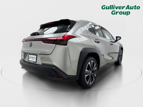 Used 2020 Lexus UX 200 w/ Accessory Package 2 FWD image 8