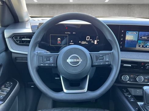 Certified 2025 Nissan Kicks SV image 21