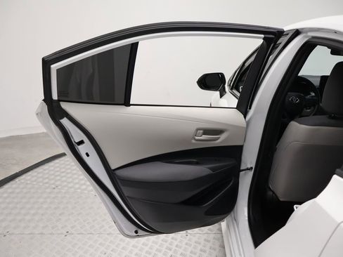 Used 2025 Toyota Corolla LE w/ Convenience Package image 22