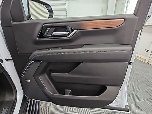 New 2026 GMC Yukon Denali w/ Sun & Power Step Package image 44