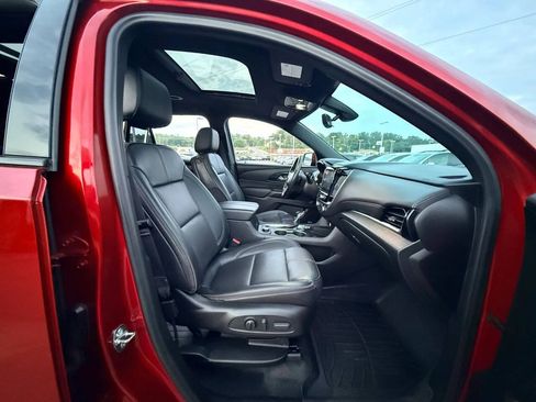 Used 2022 Chevrolet Traverse RS AWD/4WD image 25