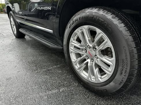 Used 2023 GMC Yukon SLT w/ SLT Premium Package AWD/4WD image 11