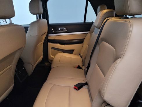 Used 2016 Ford Explorer XLT w/ Equipment Group 202A AWD/4WD image 18