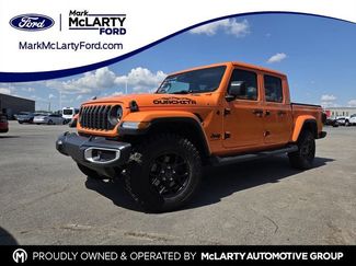 Used 2025 Jeep Gladiator Sport AWD/4WD 360° Tour