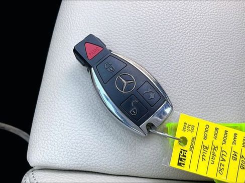 Used 2018 Mercedes-Benz CLA 250 image 36
