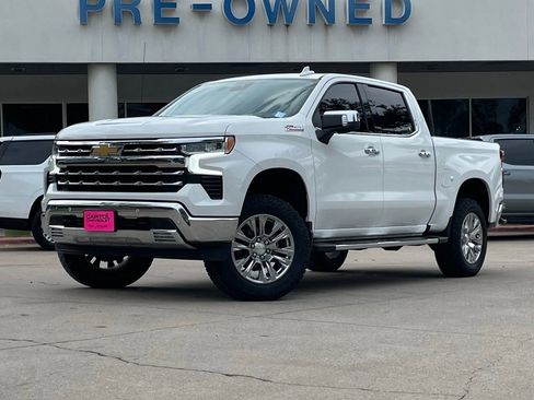 Used 2022 Chevrolet Silverado 1500 LTZ AWD/4WD image 2